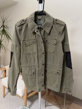 Women’s | Levi’s Utility Jacket Olive Green Military Style | Medium